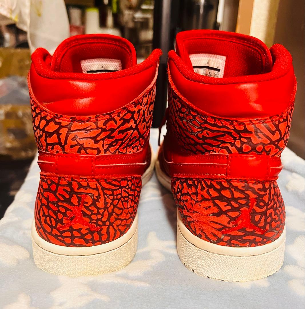 Air Jordan レッド ハイカット シューズ