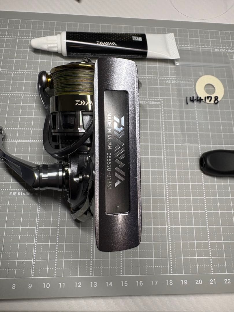 美品 DAIWA 12EXIST 2004H