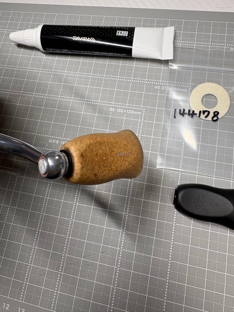 美品 DAIWA 12EXIST 2004H