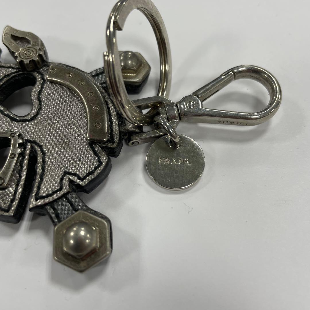 プラダ　PRADA スカルデザイン キーホルダー