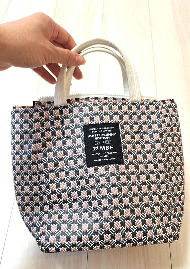 マスターバニー　小型編み込みデザイン　カートバッグ