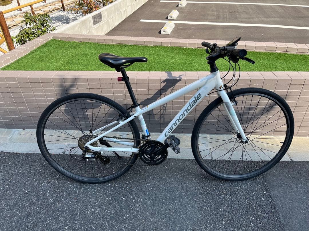 Cannondale Quick7クロスバイク ホワイト　キャノンデール