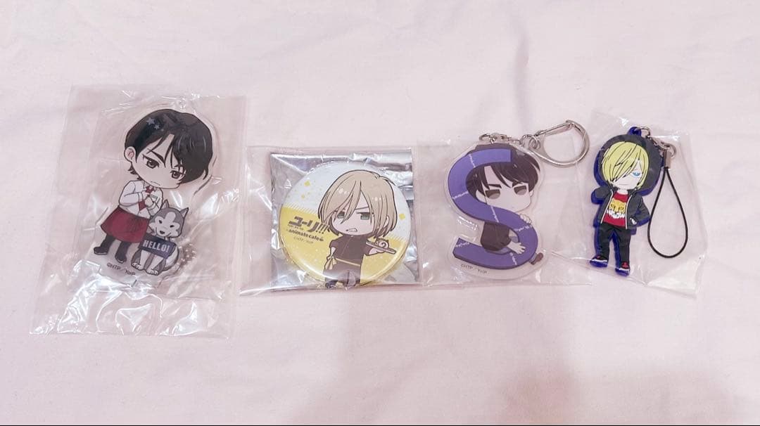 ユーリ!!! on ICE 缶バッジ ヴィクトル 勝生勇利 カード まとめ売り