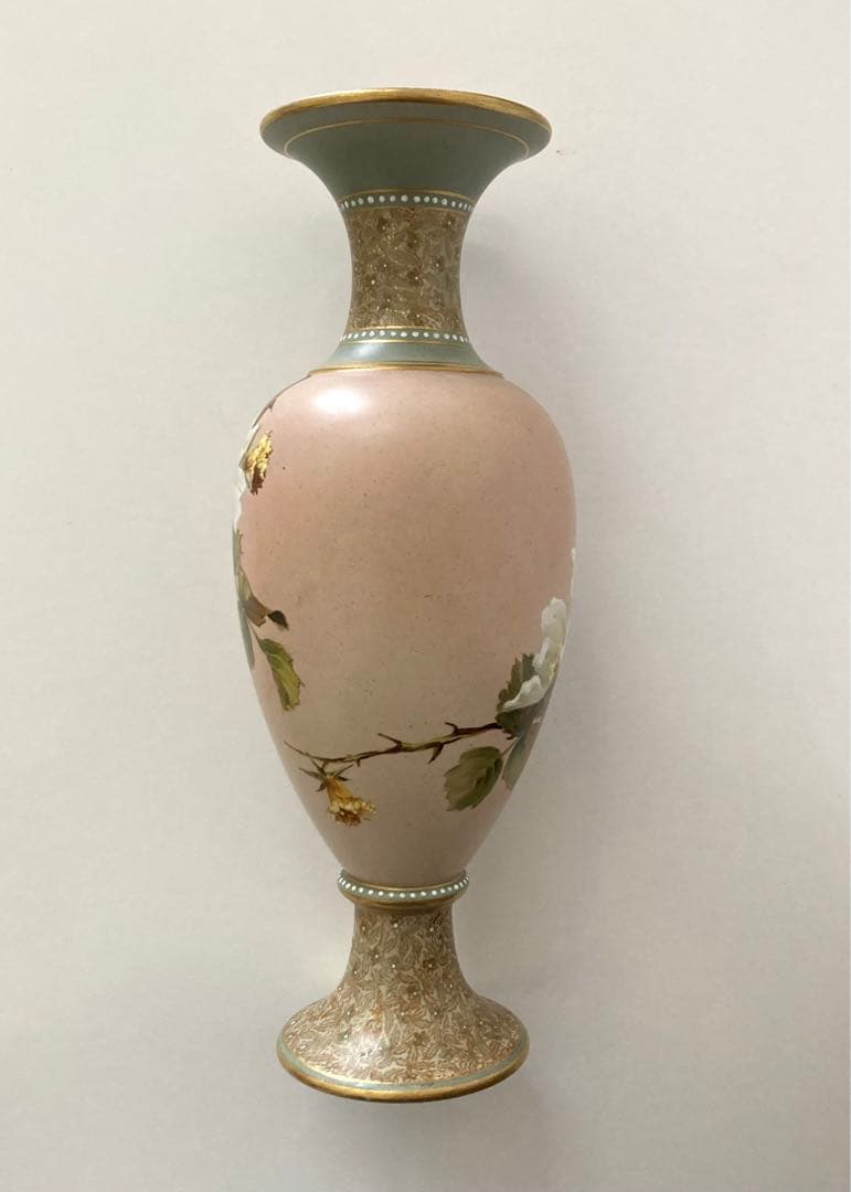 ロイヤルドルトン アンティークの花瓶　女流作家　ハンドペイント　大きめ　輸入品